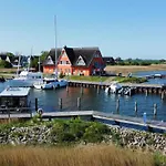 Hausboote Und *