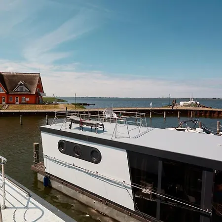 Hausboote Und Апартаменты Vieregge